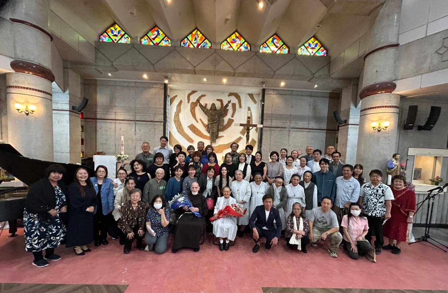 「ペトロ神父様叙階７０周年、Sr.ルチア中村睦子先生の米寿」を祝して感謝の集いコンサートが開催されました